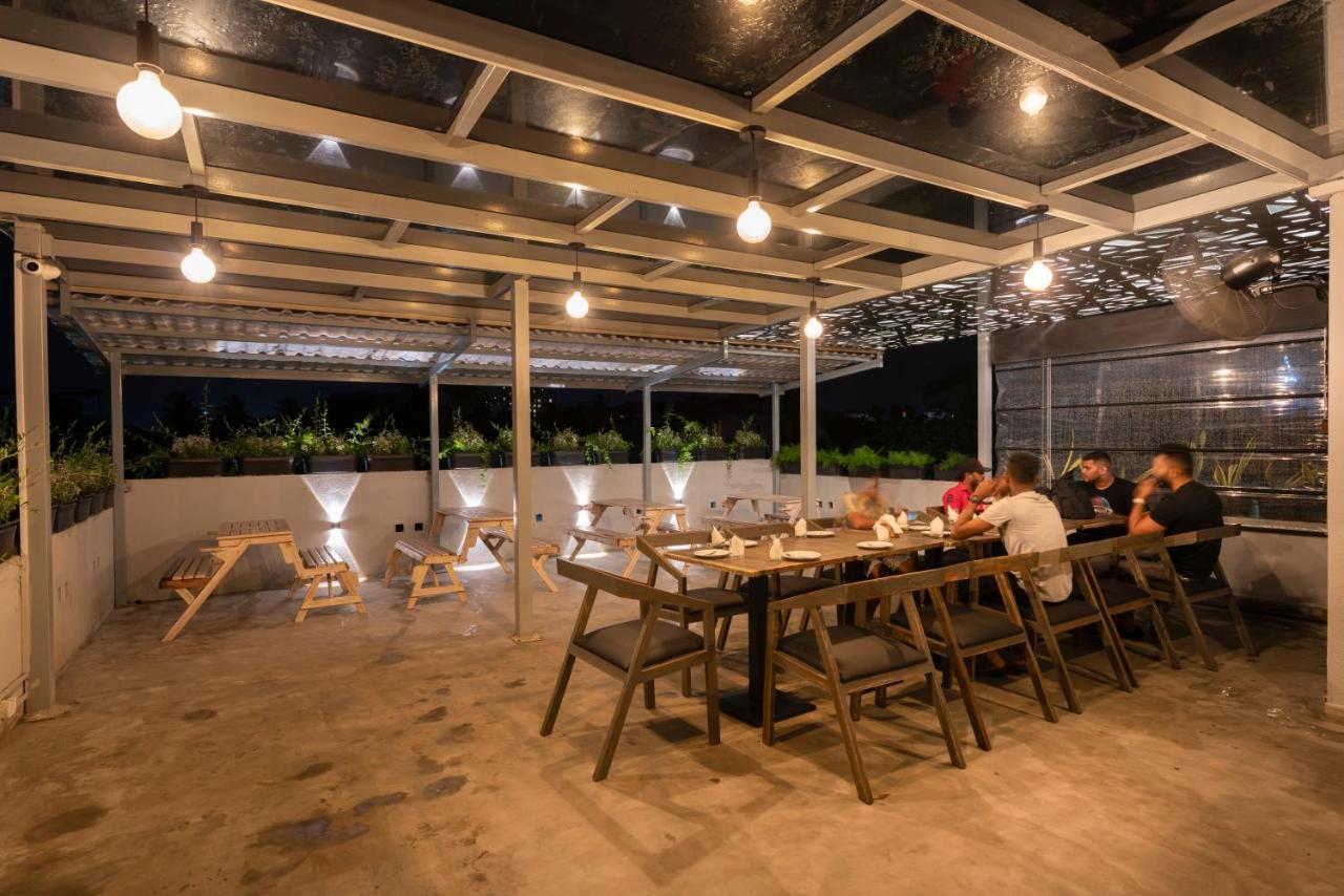 Gentz Residency & Restaurant Hotel โคลอมโบ ภายนอก รูปภาพ