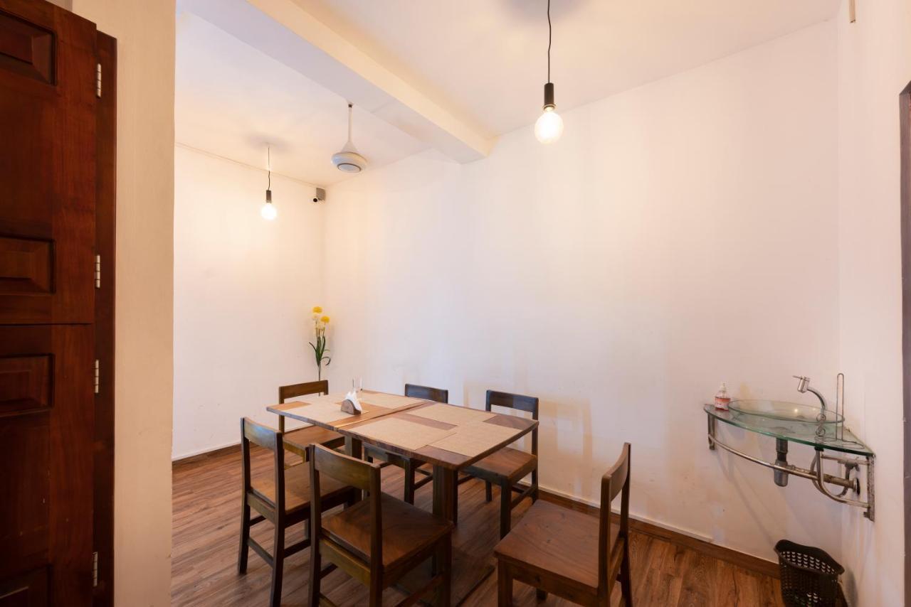 Gentz Residency & Restaurant Hotel โคลอมโบ ภายนอก รูปภาพ